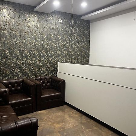 Roomquet Comfort Inn Allāhābād Junction Kültér fotó