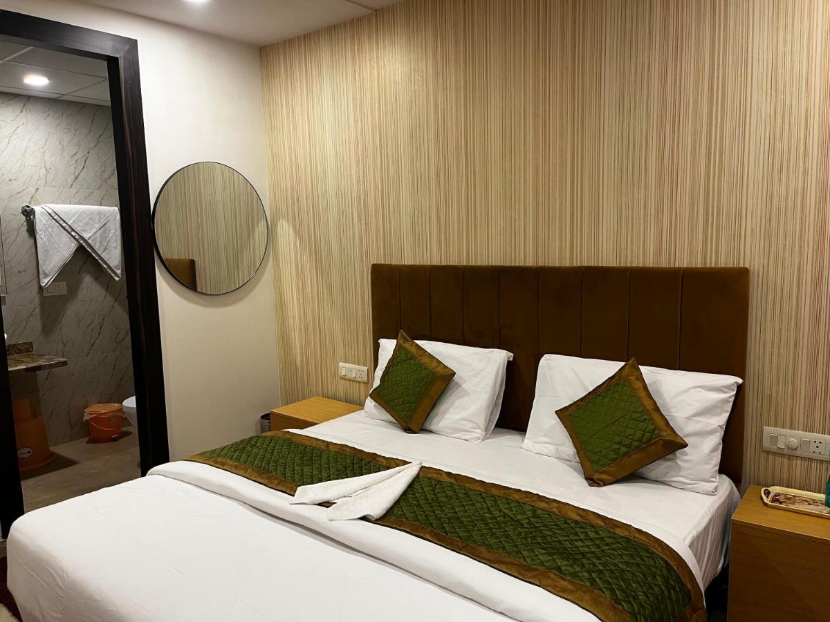 Roomquet Comfort Inn Allāhābād Junction Kültér fotó