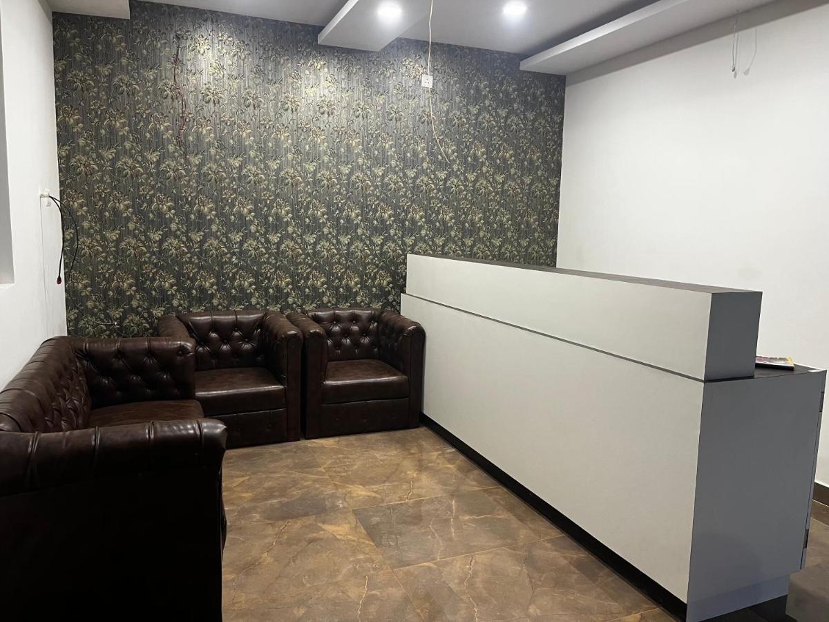 Roomquet Comfort Inn Allāhābād Junction Kültér fotó