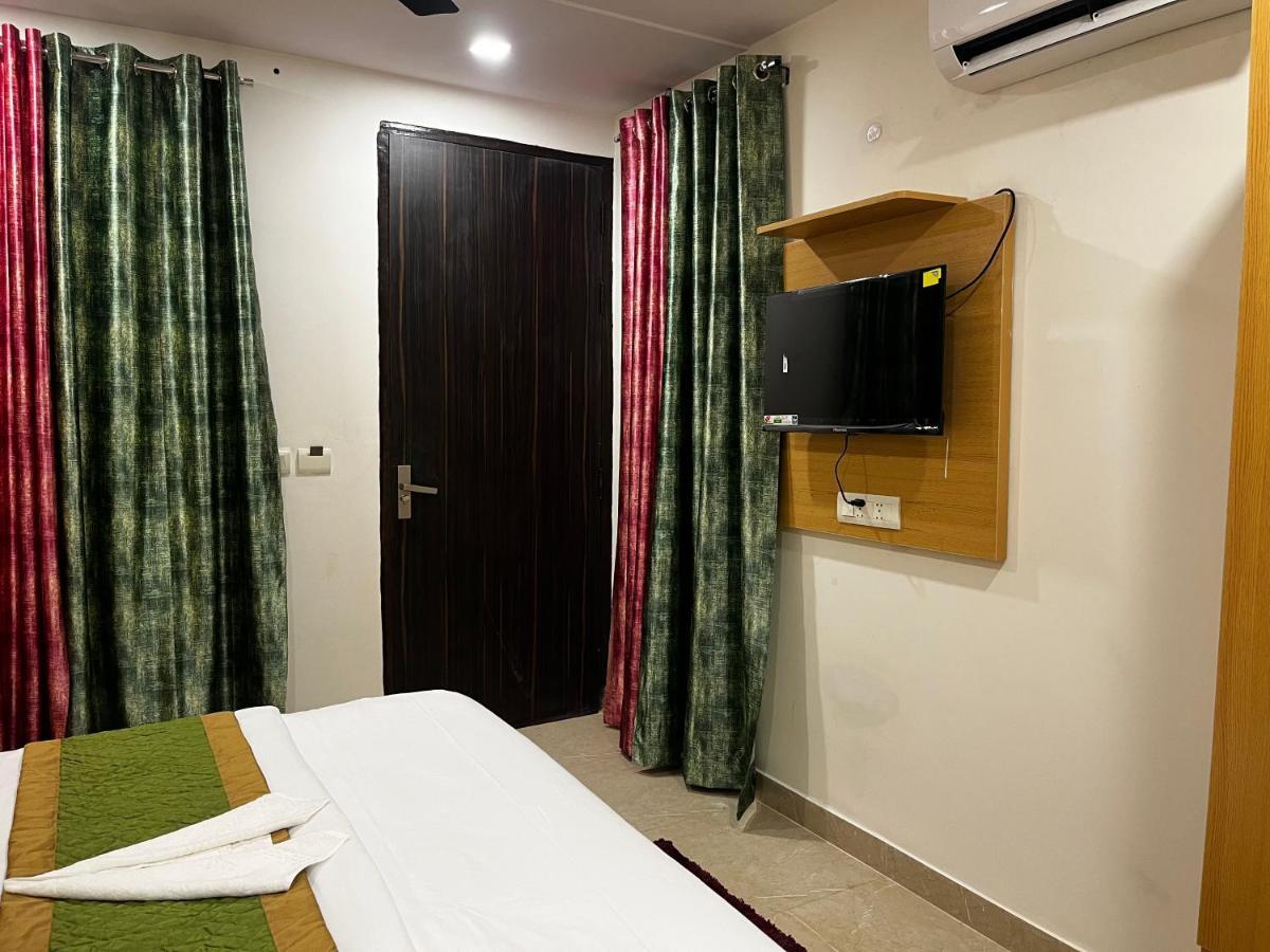 Roomquet Comfort Inn Allāhābād Junction Kültér fotó